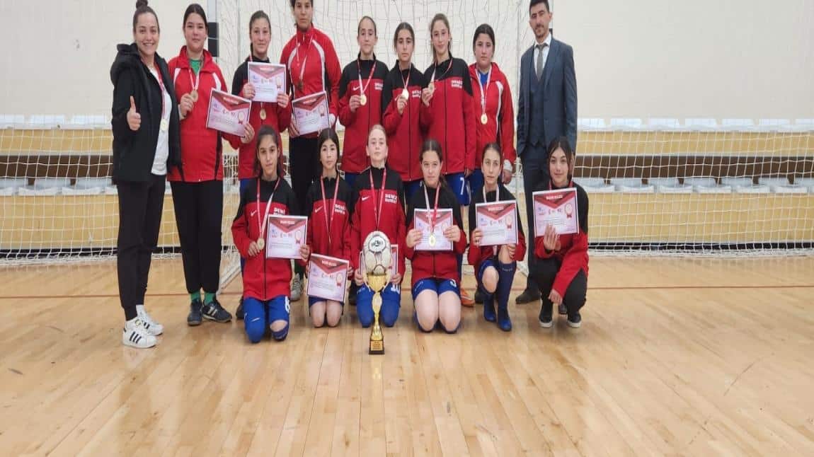 Yıldız Kızlar Futsal İl Birincisi Olduk